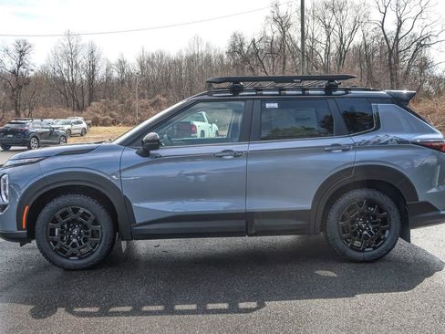 New 2026 Mitsubishi Outlander AWD image 3