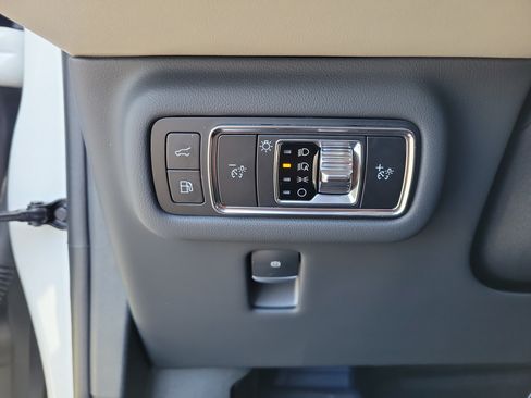 Used 2025 Lincoln Nautilus Reserve AWD/4WD image 23