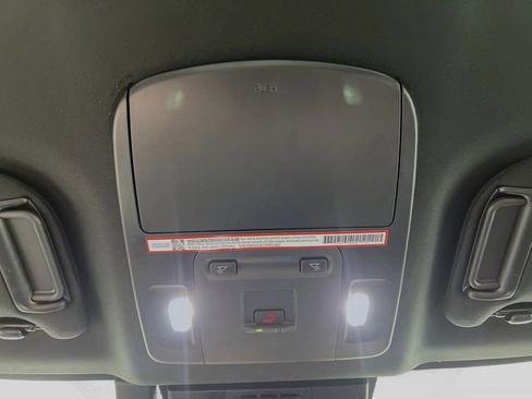 New 2025 Toyota Camry SE image 18