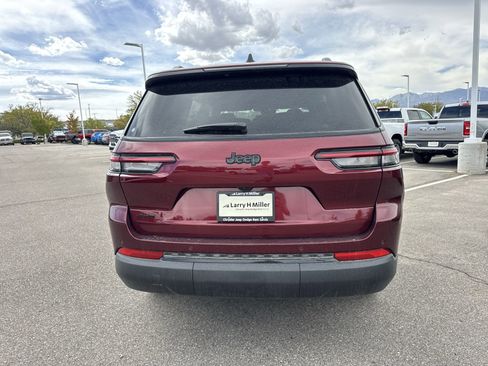 New 2025 Jeep Grand Cherokee L Altitude image 7