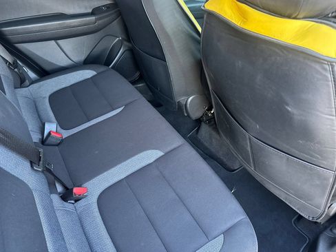 Used 2023 Chevrolet TrailBlazer LT FWD image 19