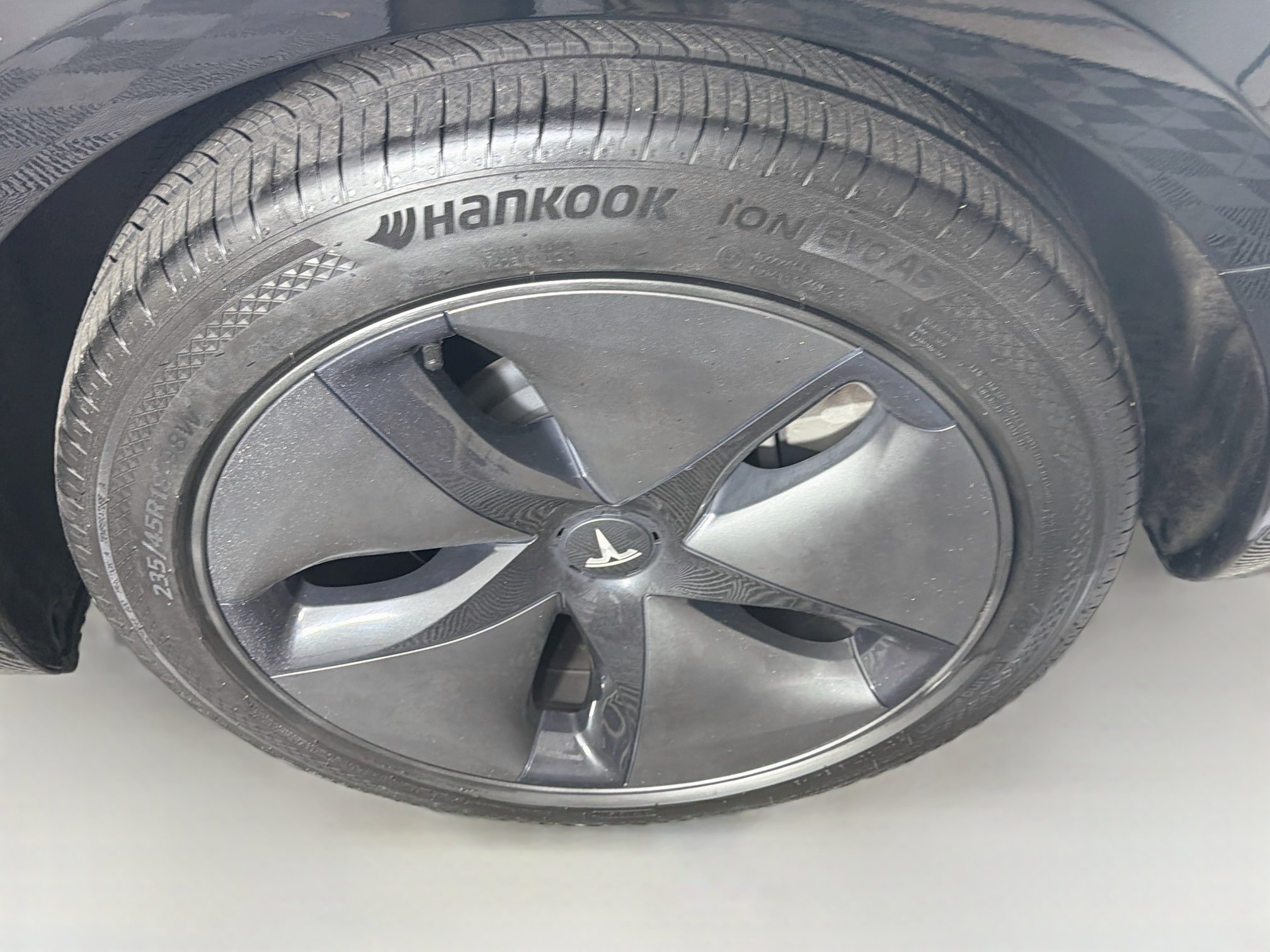 Used 2018 Tesla Model 3 Long Range RWD image 11
