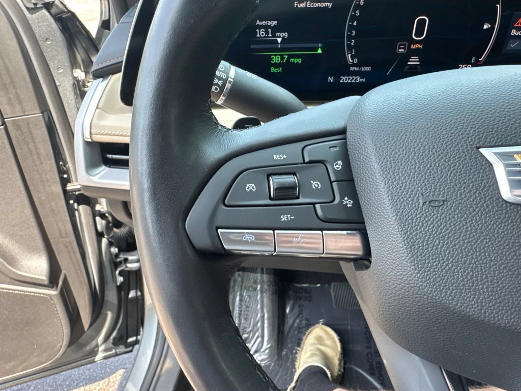 Used 2024 Cadillac XT4 Luxury w/ Cold Weather Package FWD image 47