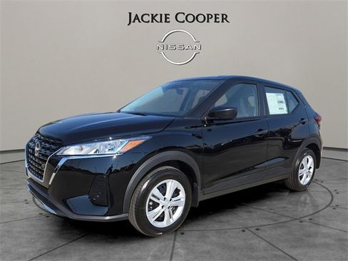 New 2025 Nissan Kicks Play S image 1