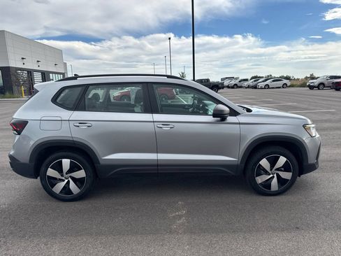 Used 2025 Volkswagen Taos S AWD/4WD image 8