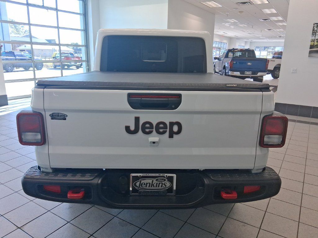 Used 2023 Jeep Gladiator Rubicon w/ Cold Weather Group AWD/4WD image 18