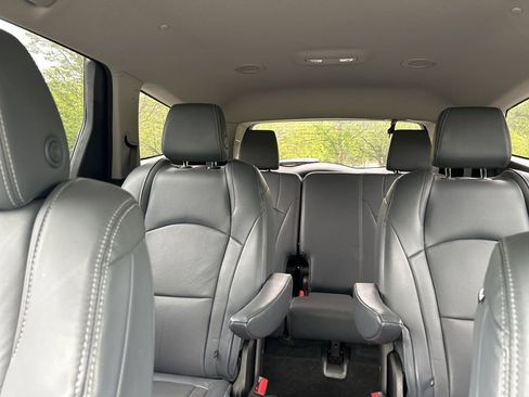 Used 2018 Buick Enclave Premium AWD/4WD image 13