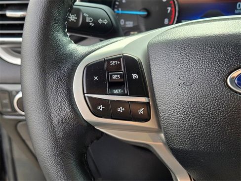 Used 2022 Ford Explorer XLT w/ Equipment Group 202A image 28