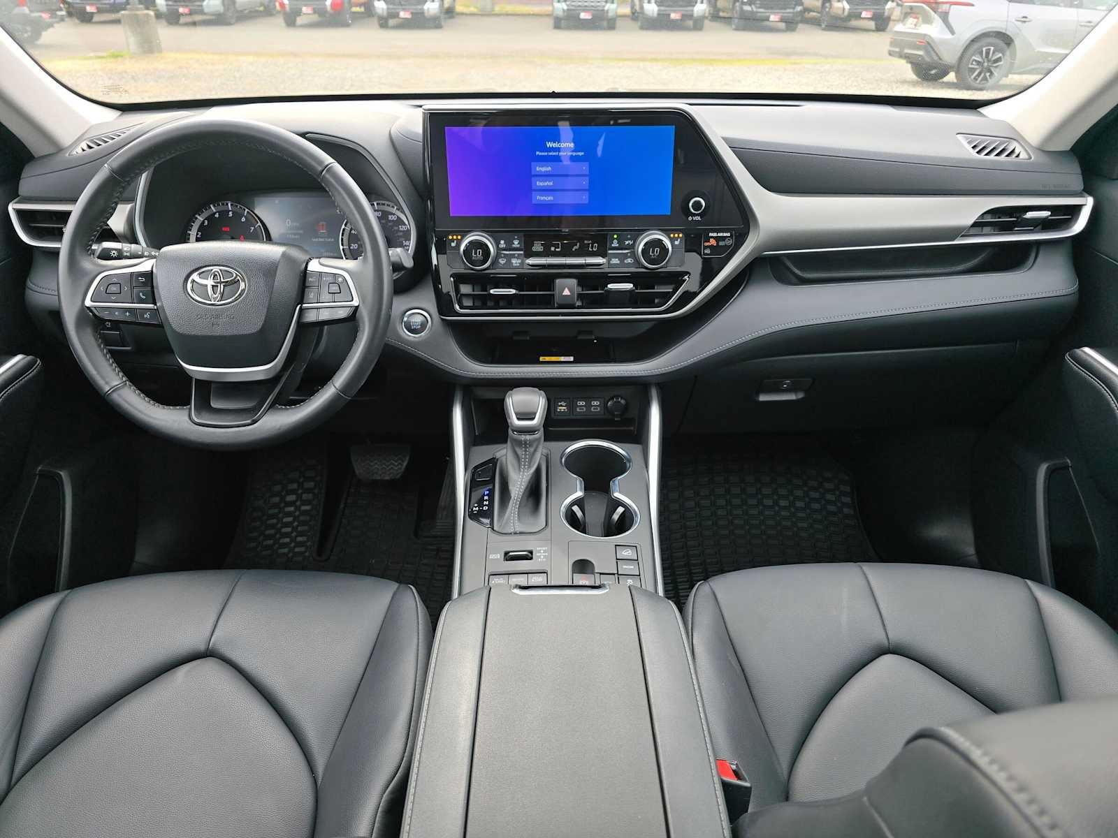Used 2023 Toyota Highlander XLE AWD/4WD image 18