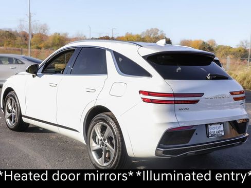 Used 2026 Genesis GV70 2.5T Select image 10