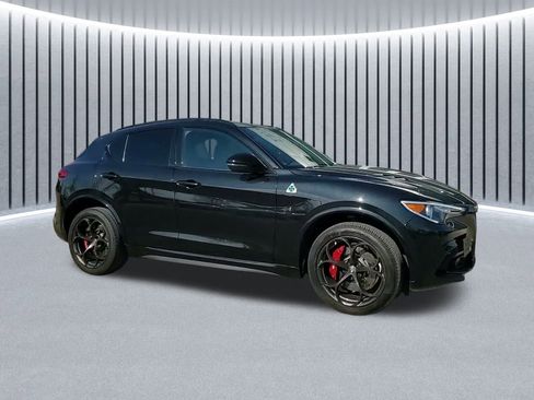 Used 2023 Alfa Romeo Stelvio Quadrifoglio image 4