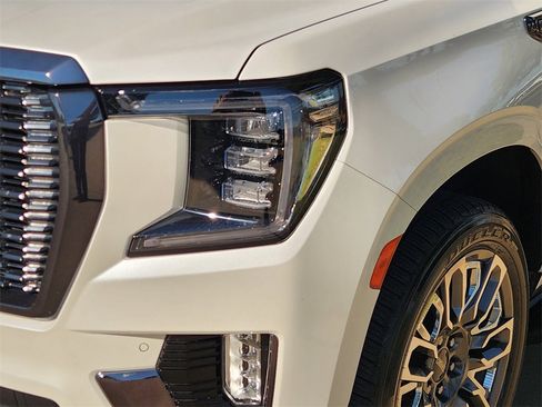 Used 2023 GMC Yukon Denali Ultimate image 8
