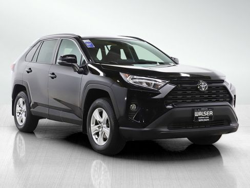 Used 2021 Toyota RAV4 XLE w/ Convenience Package image 7