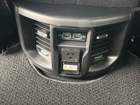 Used 2024 RAM 2500 Laramie image 19