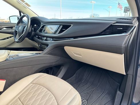 Used 2024 Buick Enclave Avenir image 43