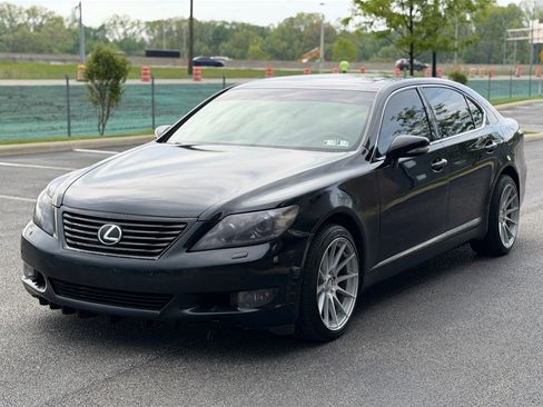 Used 2011 Lexus LS 460 L w/ Luxury Pkg AWD/4WD image 4