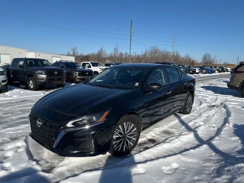 Certified 2024 Nissan Altima 2.5 SV image 5