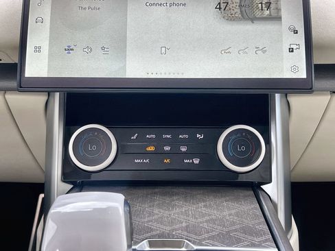 Certified 2023 Land Rover Range Rover SV AWD/4WD image 28