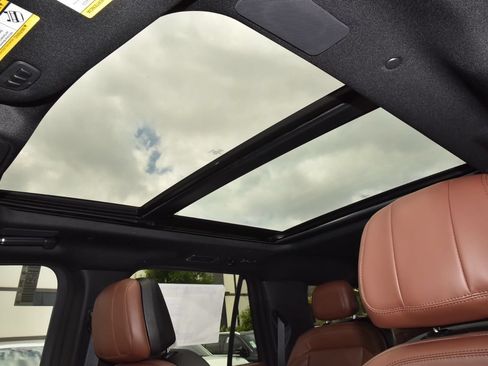 New 2026 Lincoln Navigator L Reserve AWD/4WD image 32