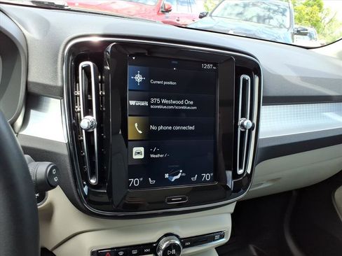 Used 2020 Volvo XC40 T5 Momentum w/ Protection Package AWD/4WD image 19