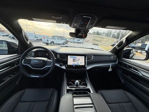 New 2026 Jeep Grand Wagoneer Limited image 12