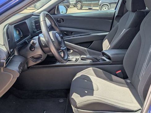 Used 2025 Hyundai Elantra Sport FWD image 11