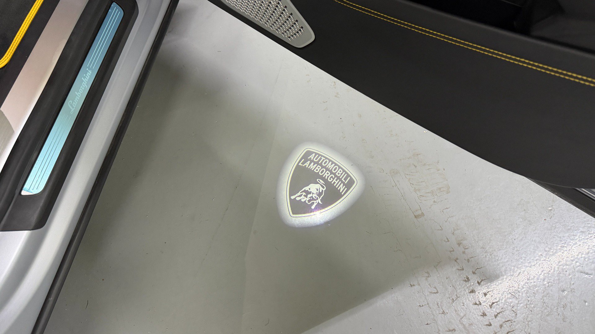 Used 2022 Lamborghini Urus AWD/4WD image 64