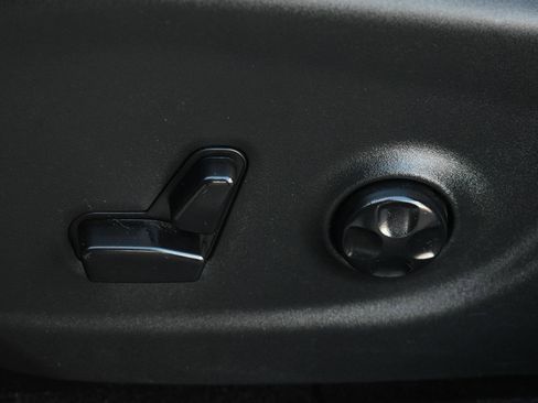 Used 2020 Jeep Cherokee Latitude Plus AWD/4WD image 14