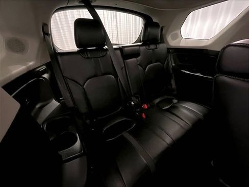 Used 2024 Honda Pilot Touring image 17