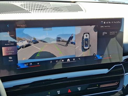 New 2026 BMW 530i xDrive w/ Convenience Package AWD/4WD image 15