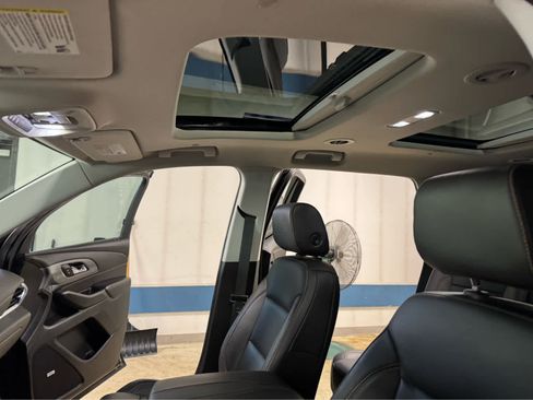 Used 2020 Chevrolet Traverse Premier image 16