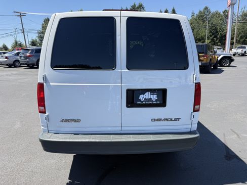 Used 2002 Chevrolet Astro RWD image 5