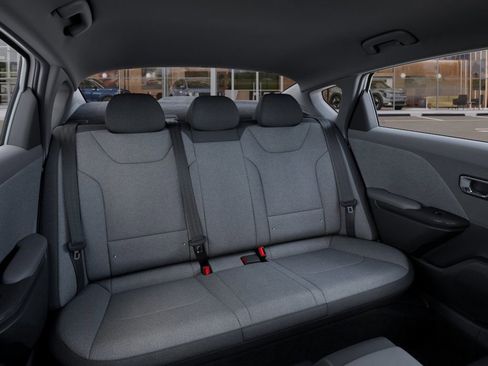 New 2025 Kia K4 LX image 17