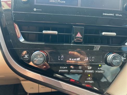 Used 2021 Toyota Camry XLE image 22