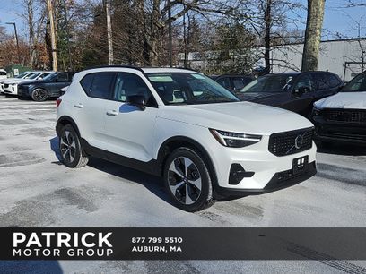 New 2026 Volvo XC40 B5 Plus w/ Protection Package Premier