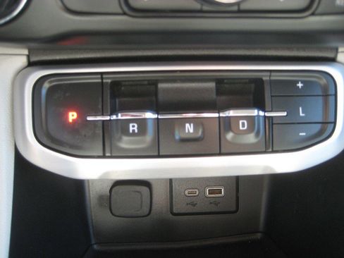 Used 2021 GMC Acadia SLE w/ LPO, Cargo Package image 19