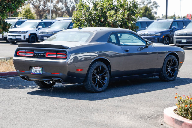 Used 2018 Dodge Challenger R/T w/ Blacktop Package RWD image 5