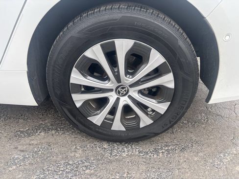Used 2021 Toyota Prius LE w/ Carpet Mat Package (TMS) image 10