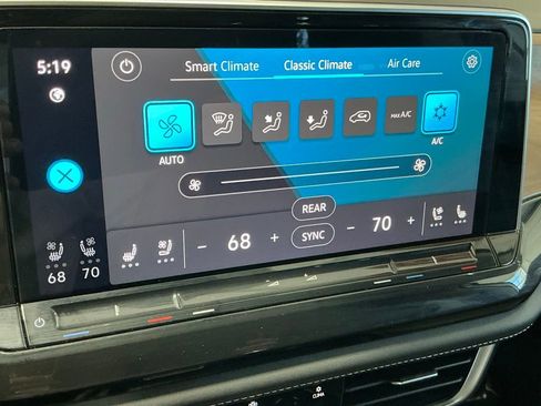 Used 2025 Volkswagen Atlas SE FWD image 51