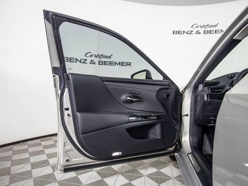 Used 2022 Lexus ES 300h w/ Premium Package FWD image 17