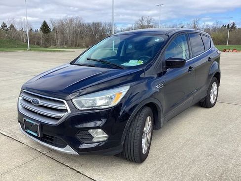 Used 2017 Ford Escape SE image 1