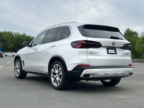 Used 2024 BMW X5 xDrive40i w/ Premium Package AWD/4WD image 4
