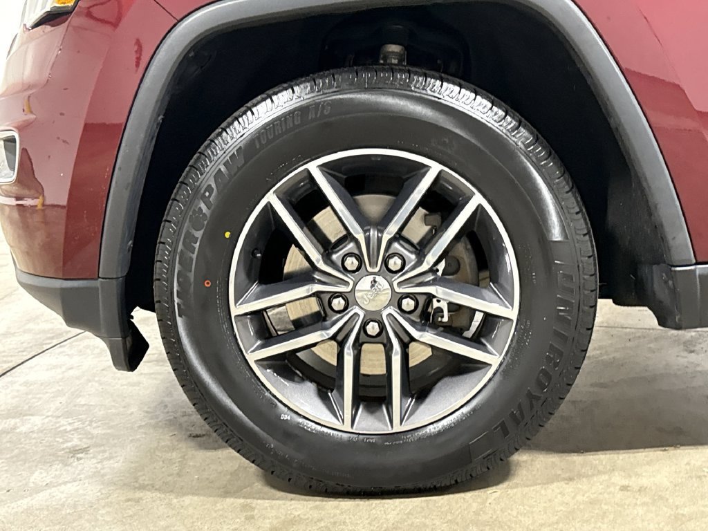 Used 2018 Jeep Grand Cherokee Limited AWD/4WD image 28