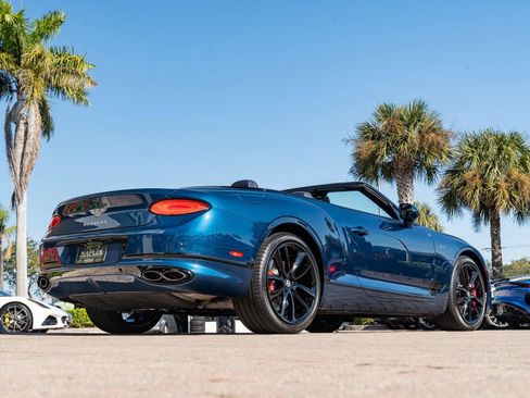 Used 2022 Bentley Continental GT image 14