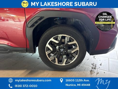 Certified 2025 Subaru Forester Premium AWD/4WD image 32