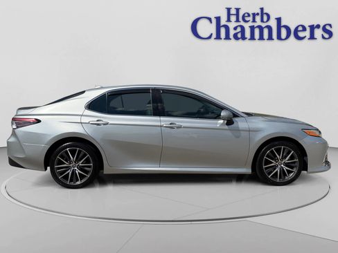 Used 2021 Toyota Camry XLE AWD/4WD image 12