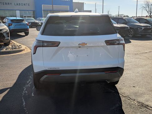 New 2026 Chevrolet Equinox LT w/ Convenience Package II FWD image 7