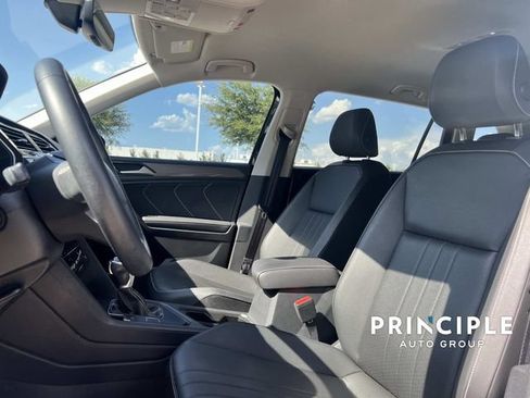 Used 2023 Volkswagen Tiguan SE FWD image 13