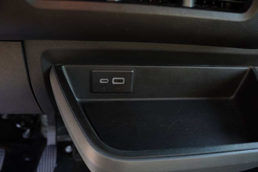 Used 2024 Chevrolet Brightdrop 400 w/ Commercial Equipment Package AWD/4WD image 23