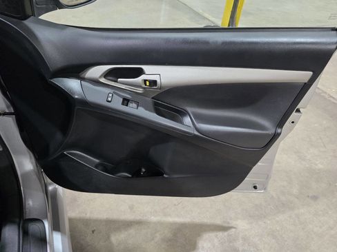 Used 2009 Pontiac Vibe GT FWD image 33